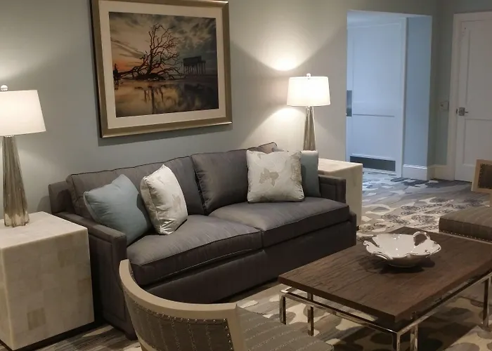Palmera Inn And Suites